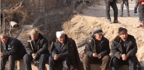 农村老话 屋后水门前坟, 家败人亡子不归, 真理!