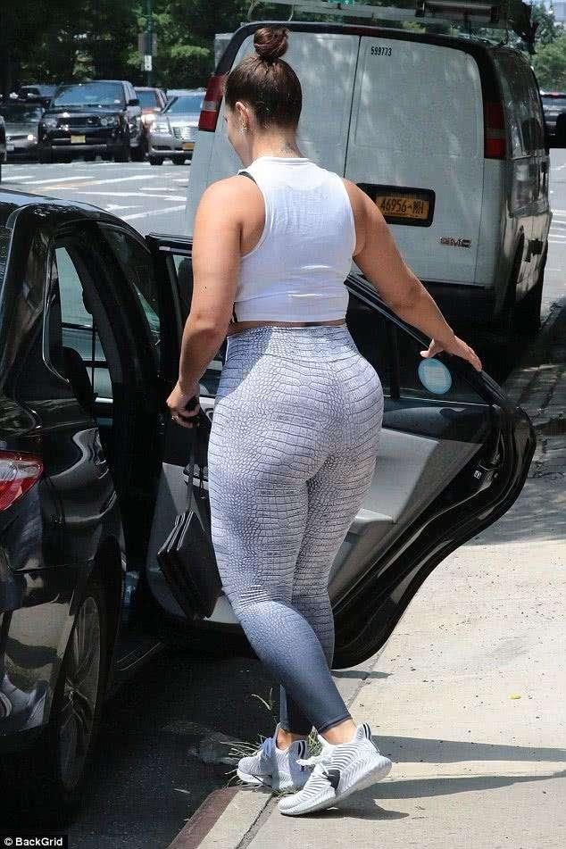 180斤肥模爱健身，身材傲人曲线美，网友：彰显欧美女人丰腴魅力