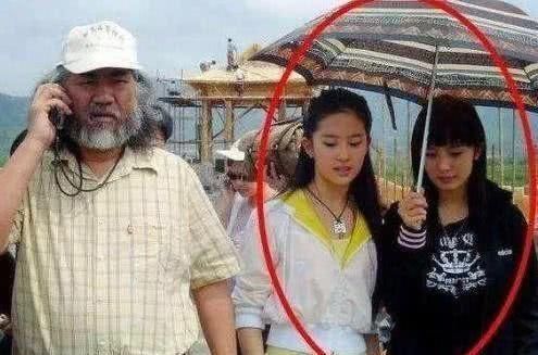 『年后』14年前她给刘亦菲撑伞,14年后成一线女星,混得比刘亦菲还好