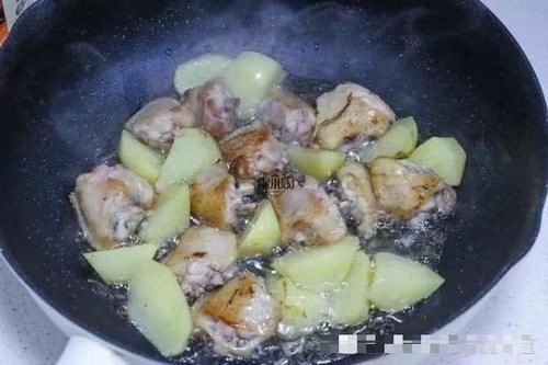 「春天」春天就别吃白菜了,它的维生素比白菜高3倍,只要一块多钱一斤!