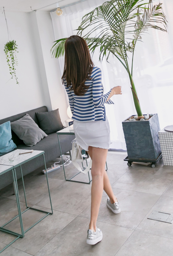 女神孙允珠，塔希提白砂海岸清爽吊带背心