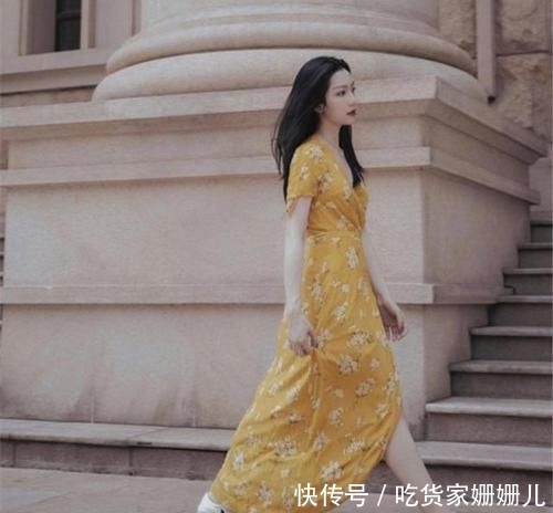  「裸色」毛衣、卫衣别再搭小白鞋了！今年流行这4种鞋，每一款都很时髦