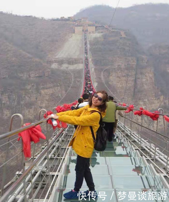 可站600人的红崖谷吊桥，还可抵抗12级大风，游客：还是怕！