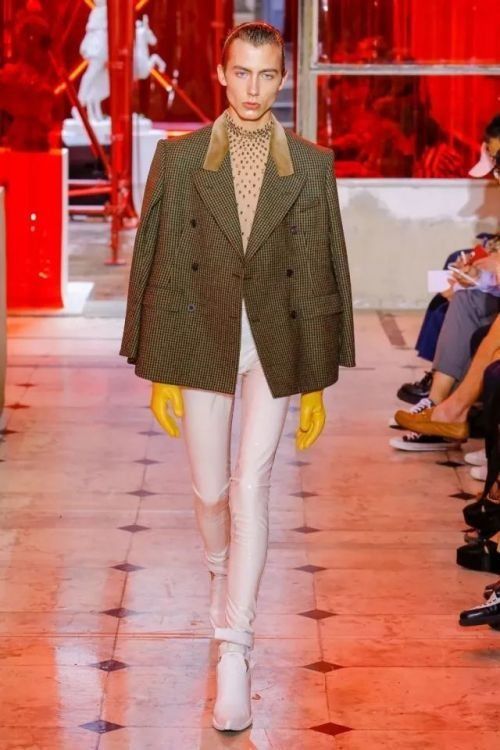 无性别时尚| 权志龙、李宇春...男女装通吃这么有趣?