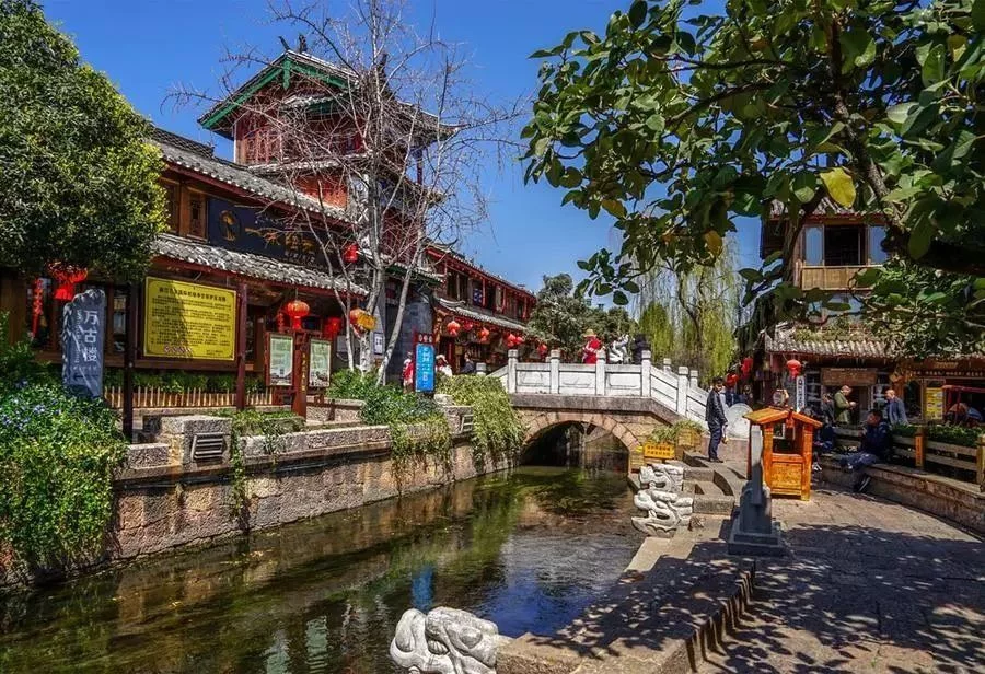 我们去这些神仙美地打卡,赏山川湖泊,漫步幽静古镇【2020热门旅游景点】