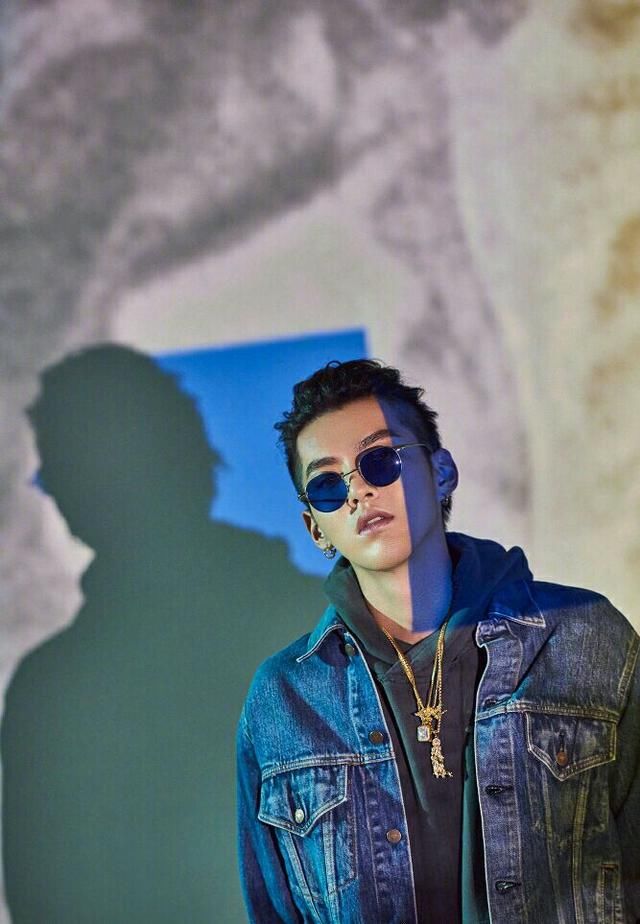 爆料者出面辟谣吴亦凡恋情，这一波操作让网友措手不及