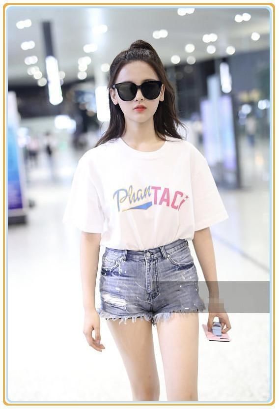 看了杨超越的短裤，再看王菊，网友：辣妹和软妹差距一目了然！