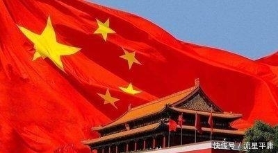 国庆长假七天高速免费,车流高峰要知道,否则会被堵在路上吃泡面