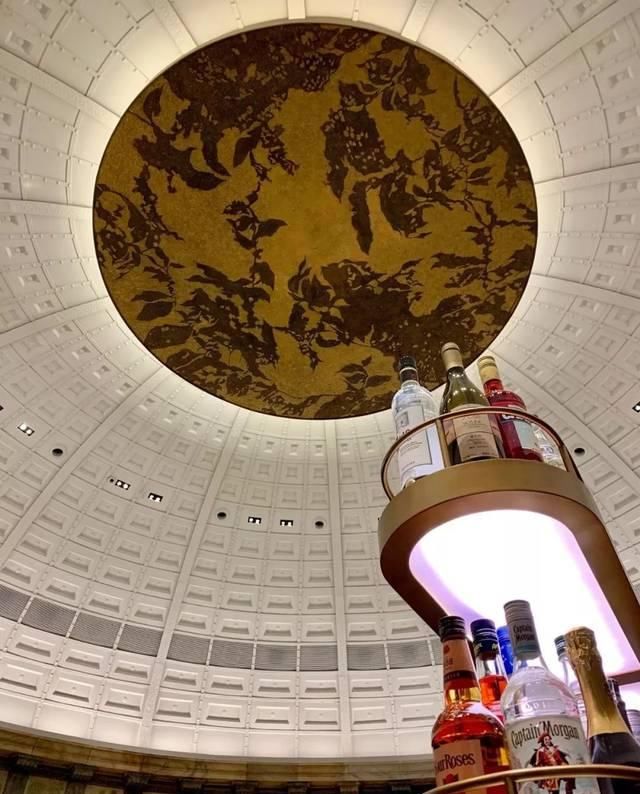 星巴克爆改百年老建筑，将闲置“废楼”改出王炸！网友：别卖咖啡