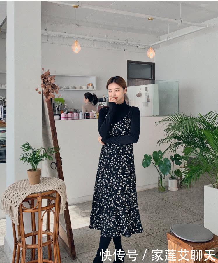  「少女」满满春季感觉的花款连身裙，连身裙加花的款式非常的少女心哦
