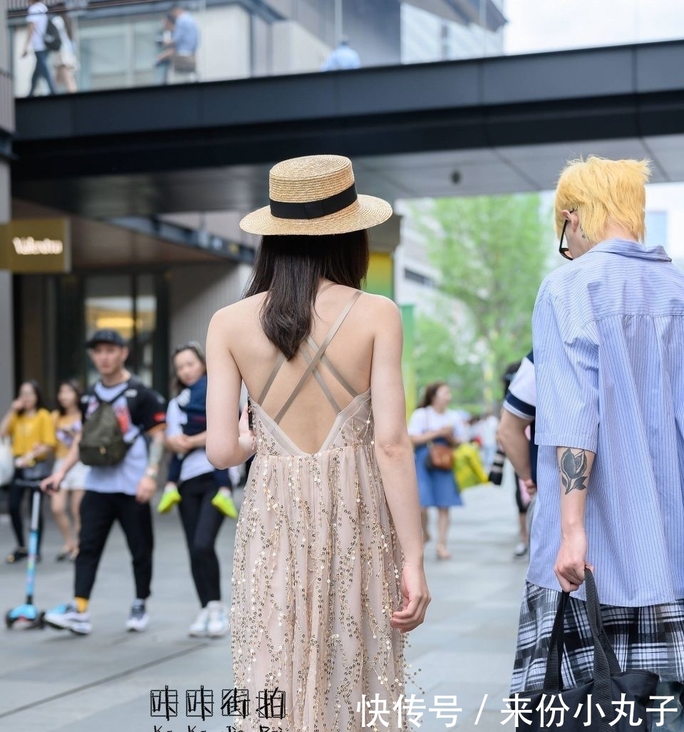  【大胆】街拍：时尚妹妹你大胆的往前走！背影杀手千万别回头