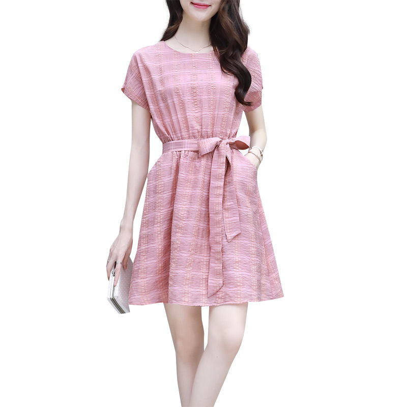 为什么男人会觉得穿裙子的女人更好看呢?总会比裤装多出几分妩媚