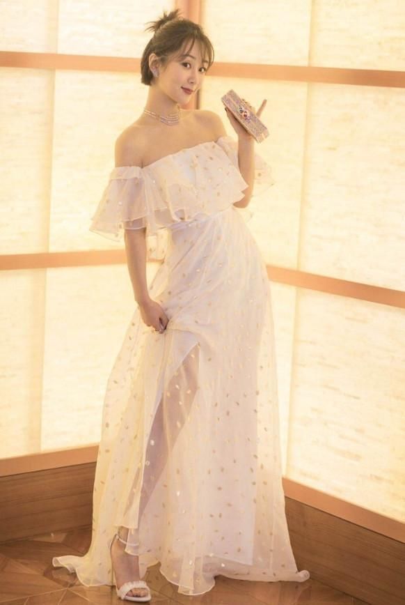 杨紫的发型太给力了，让她变18岁少女，颜值提升几个度!