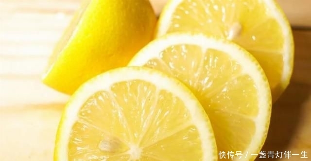  『早C晚A』隔离一个月，我只教会了妈妈这条护肤黄金法则