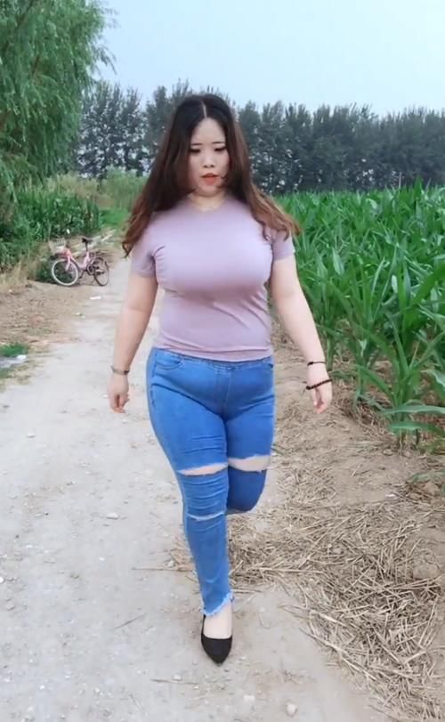 # 感觉#被你穿出紧身裤的感觉，大码牛仔裤