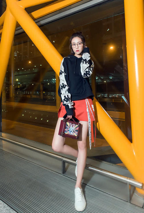 当韩国的李宣美遇到中国的李溪芮，谁是“亚洲腿精”一看就知道