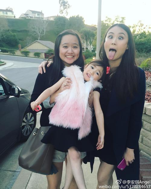 盘点：方脸盘怎么了？女儿是萌神老公是冠军，自己还有两米大长腿