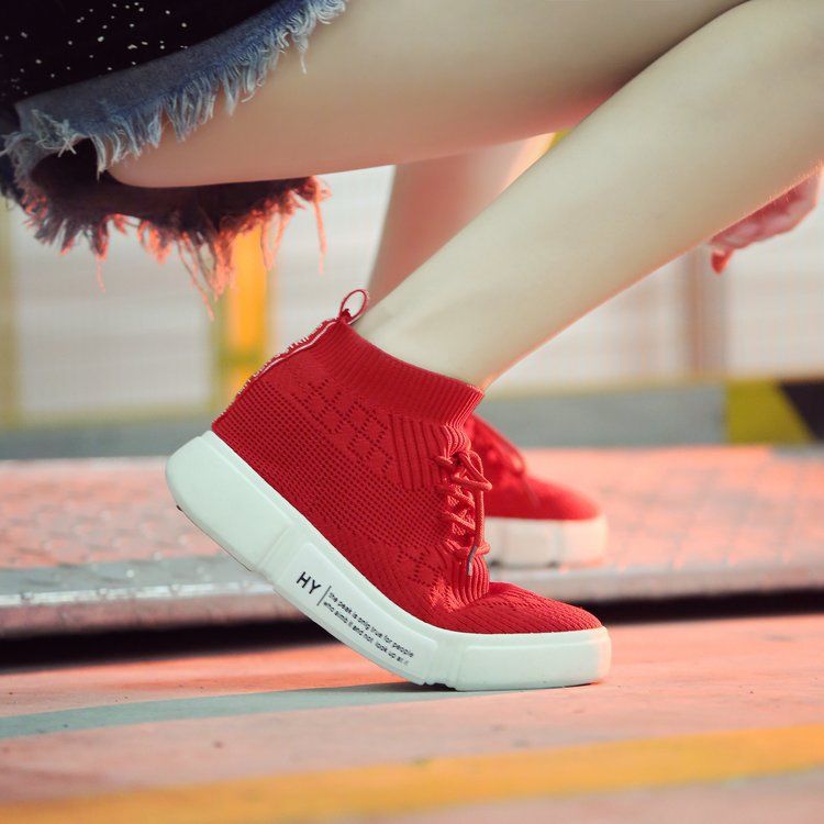 单鞋好看不增高，恨天高性感却累脚;国庆这么穿，舒适漂亮的偷乐