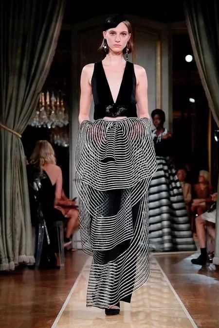 时代无常,但你总能读懂Giorgio Armani的深情与浪漫