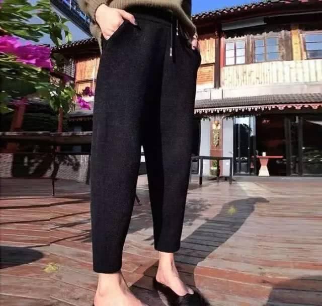  宽松■最近新出一女裤：叫“瘦瘦裤”，最适合腿粗女人，美得小鹿乱跳