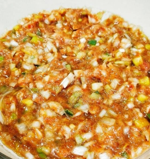  『倒入切碎』4位总厨的15款秘制馅料，别管饺子包子馄饨，个个鲜嫩多汁又好吃