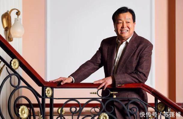 已经60岁还没结婚, 靠一瓶饮料成为超级富豪, 千亿资产该给谁呢