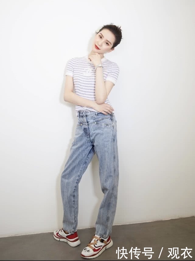  [女星]牛仔裤究竟是什么神仙单品？让各大女星爱不释身？赶紧学起来