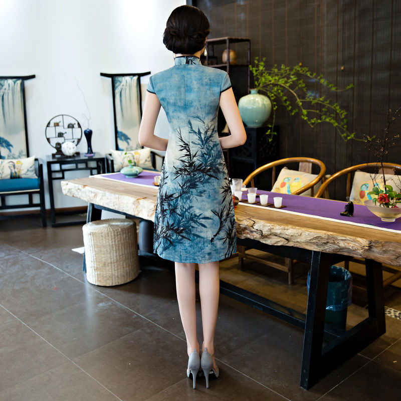 几款改良旗袍拥有浪漫情怀，文艺淑女的气质