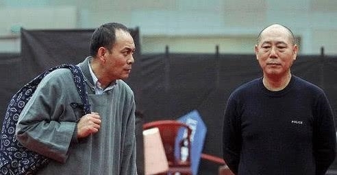 「家具」他才是娱乐圈的隐形富豪,一套四合院紧挨着故宫,家具都价值连城