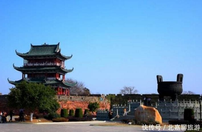 江西正在修建一条新高铁，全长约415公里，预计今年年底能够通车