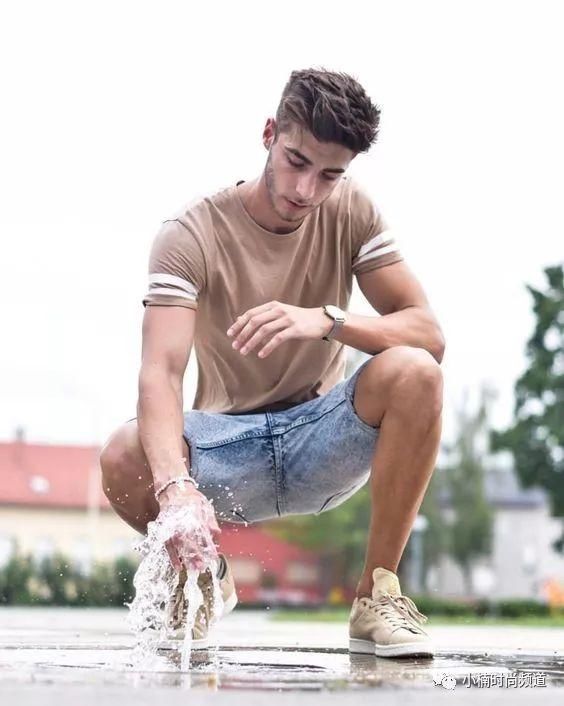 男士穿搭干货：你的夏季裤款里还要加上一件质感牛仔短裤