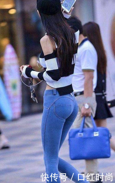 身材完美的美女，增添女神气质！