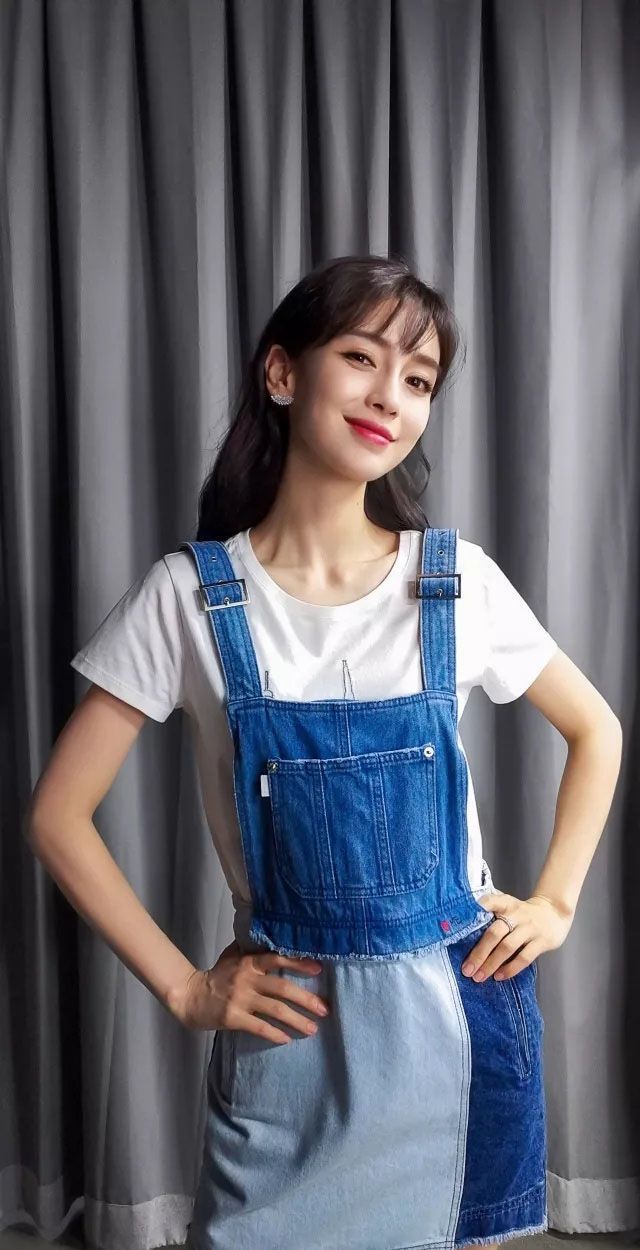 杨颖与李金铭节目相遇，网友：一个女神、一个女神经？