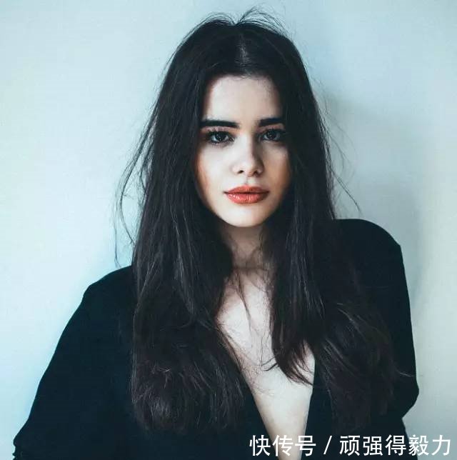 肥胖女成为职业模特，性感的身材秒杀宅男，成为网红