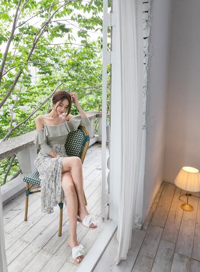 人像摄影：通过合适的妆容，展现出模特的高贵与奢华