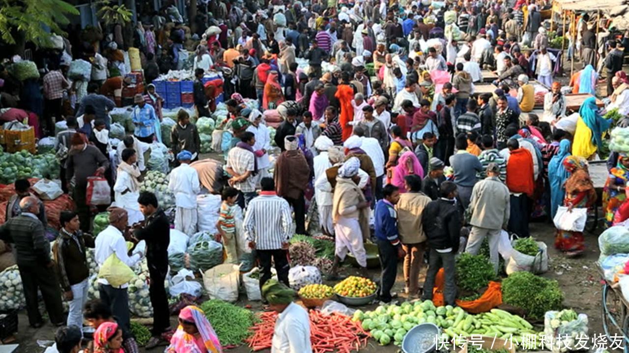 美国小伙评价三国菜市场, 日本很舒适印度是脏乱, 中国怎么样呢?