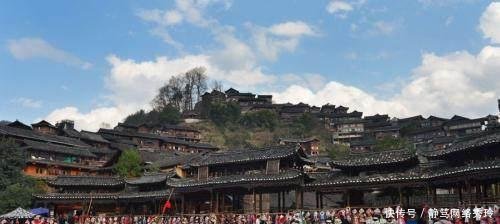 高铁 重庆至贵州正规化一条350时速高铁, 线路走向存在争议