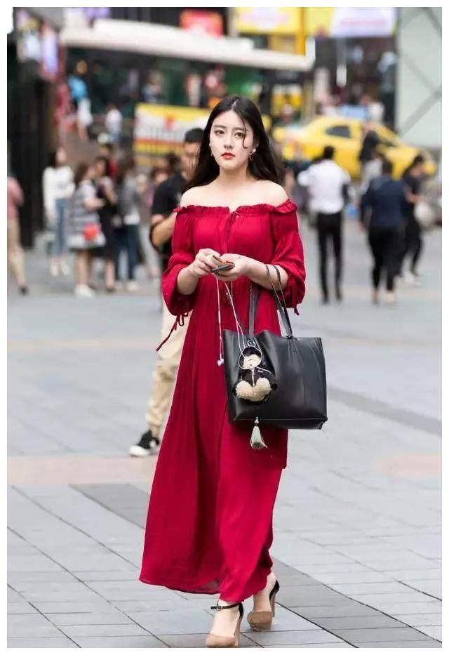 街拍：图2明艳丰满，图5清新匀称，图6白皙精致杨柳细腰