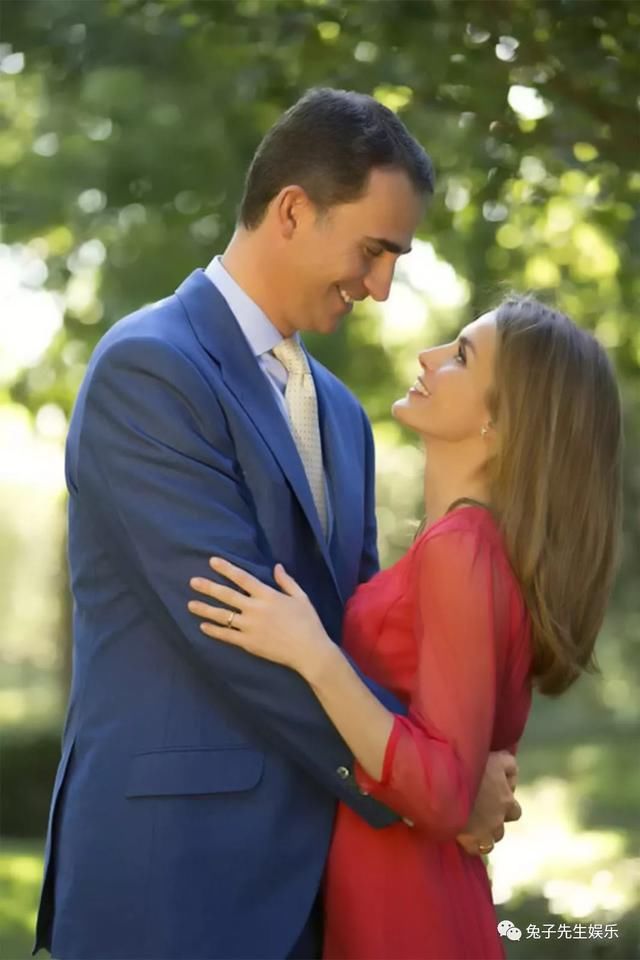 阿根廷第一夫人当众要牵手，却被西班牙王后莱蒂齐亚各种碾压！