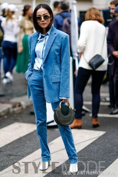秋季的质感系蓝色单品，让你美出新高度！