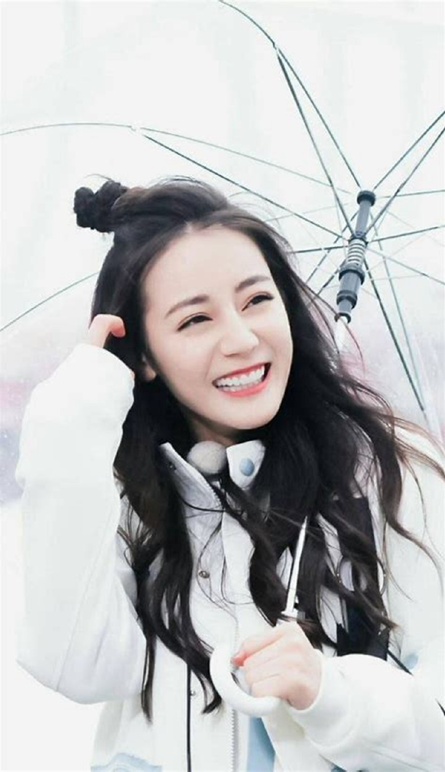 来跟大家说一说《跑男》上面的迪丽热巴的造型有多漂亮吧