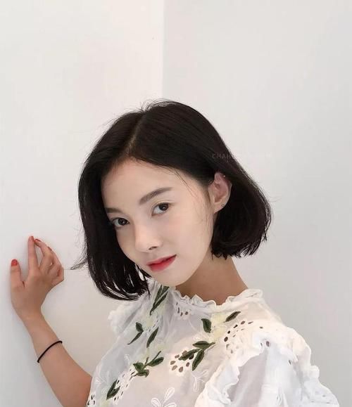 烫出来效果：真正会打扮的女人，通常会留的“5种”发型，轻松遮盖发际线问题