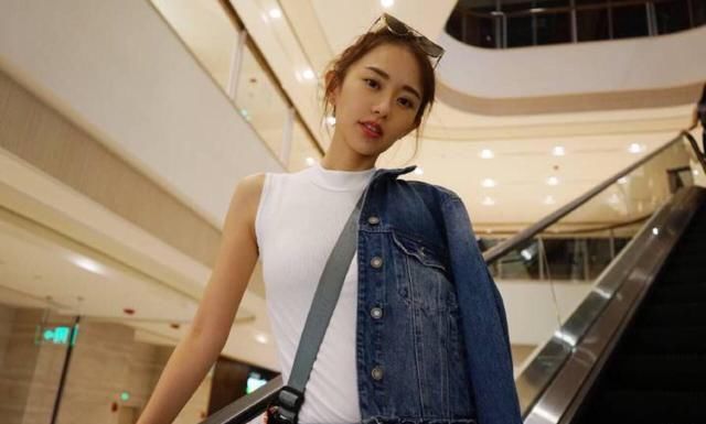 天冷了就学孙耀琦穿，连逛街都这么美！