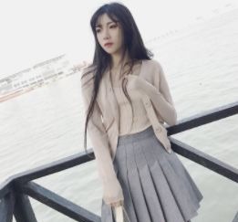  [选择]女孩只穿百褶裙，如何搭配一年四季都不会落伍？