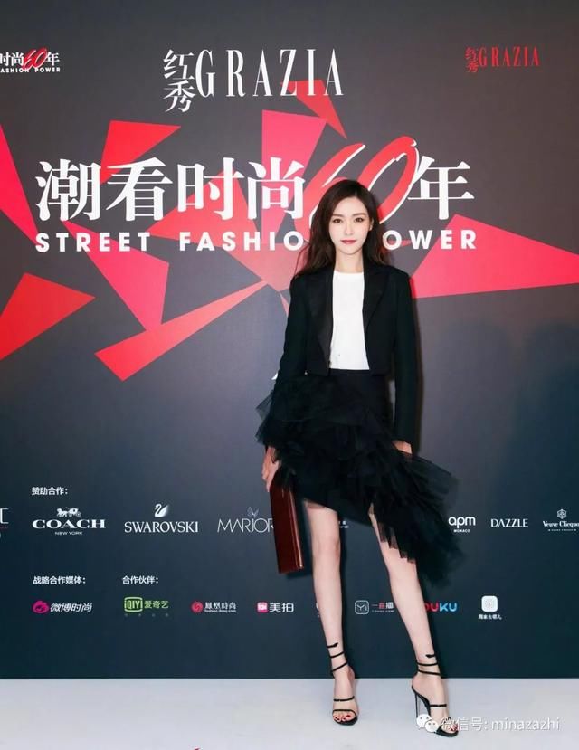 比一字绑带鞋更流行的凉鞋款式原来都在这里……