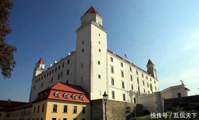 世界上城堡数量最多的国家之一,被称为欧洲的心脏