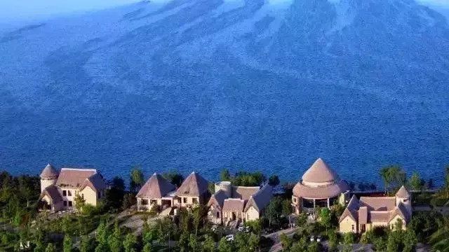 比三亚少一份喧闹，比青岛闲适，这座“海中之城”，超适合居住!