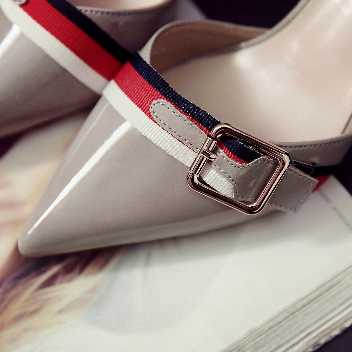 平底鞋太土了!八月上新的高跟鞋上脚好看又好穿，老公挪不开眼