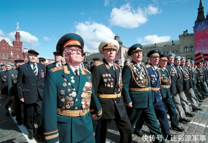 俄罗斯军队最奇葩的一点 军官数量拖垮部队 连