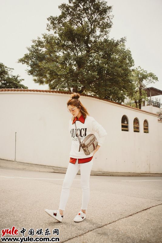 文咏珊笑容清新 写真多种风格尽显多面魅力